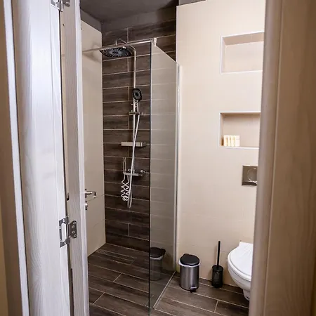 Apartment Free Private Parking & Quiet 2br