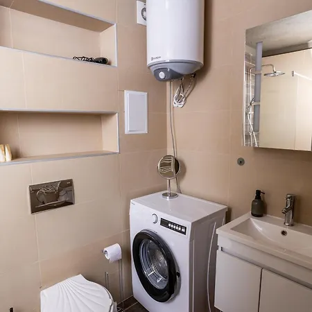Free Private Parking & Quiet 2br Sofia