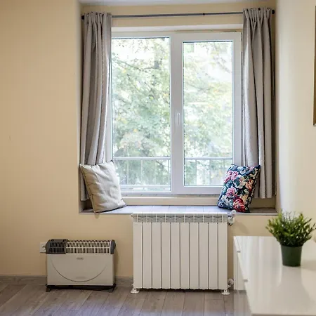 & Quiet 2br With Free Private Parking 아파트 소피아