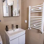 דירה Free Private Parking & Quiet 2br