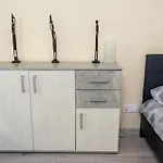 Free Private Parking & Quiet 2br דירה סופיה