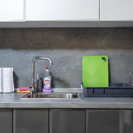 & Quiet 2br With Free Private Parking アパート ソフィア