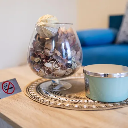 Central & Quiet 2Br With Free Private Parking *