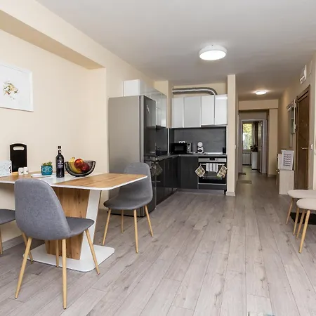 Free Private Parking & Quiet 2br Sófia