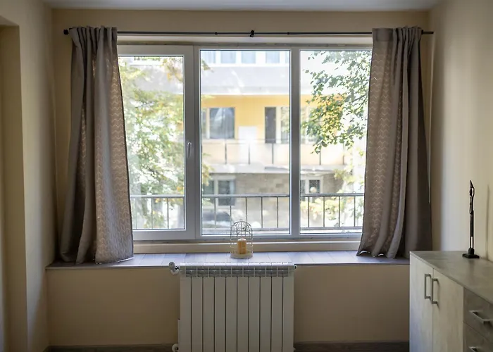 Апартаменты & Quiet 2br With Free Private Parking