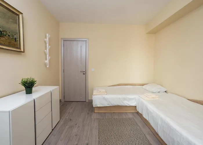 & Quiet 2br With Free Private Parking * София