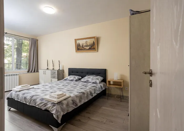 & Quiet 2br With Free Private Parking Apartment Sofia