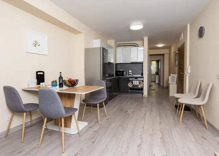 & Quiet 2br With Free Private Parking Sofia