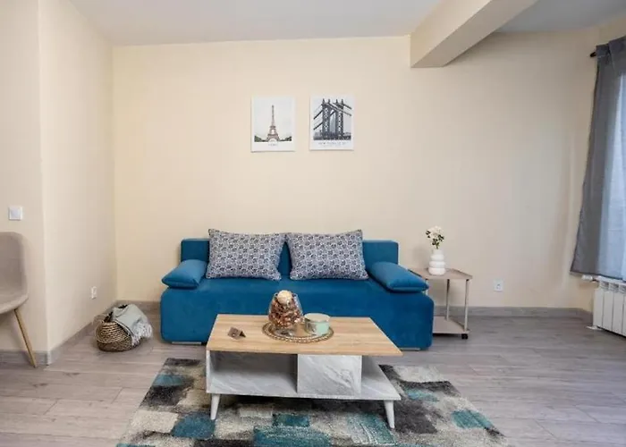 & Quiet 2br With Free Private Parking * Sofia