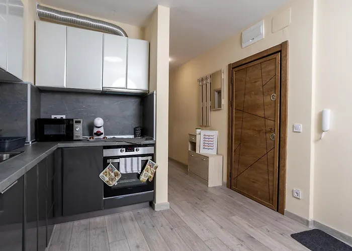 & Quiet 2br With Free Private Parking Apartmán *